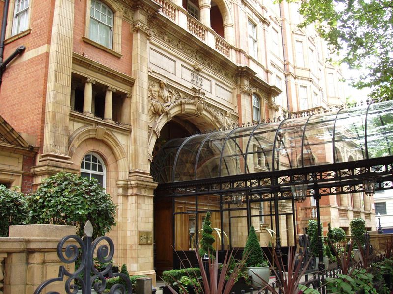 Landmark Hotel entrance June 2018. (External). Published on 10-06-2018