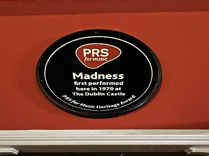 Are we going Mad?. (Pub, Sign, Award). Published on 29-12-2025 