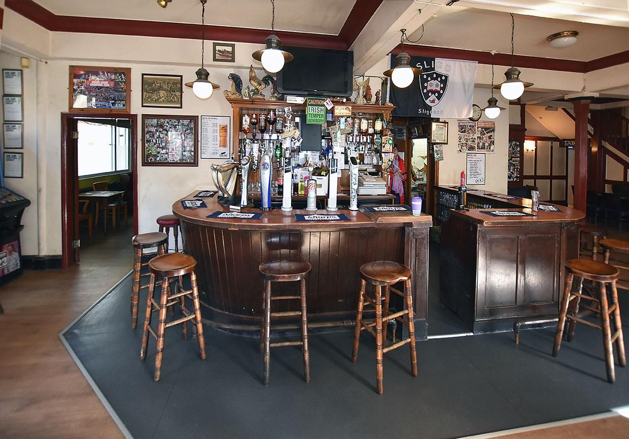 (Pub, Bar). Published on 17-05-2019