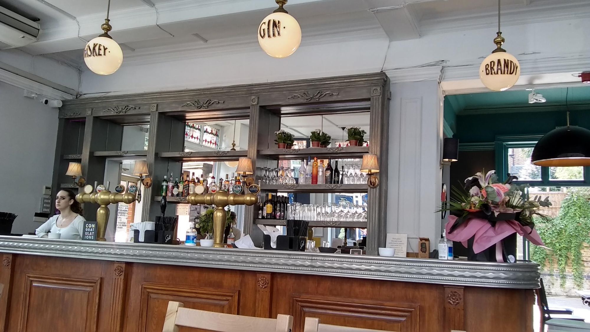(Pub, Bar). Published on 19-09-2021