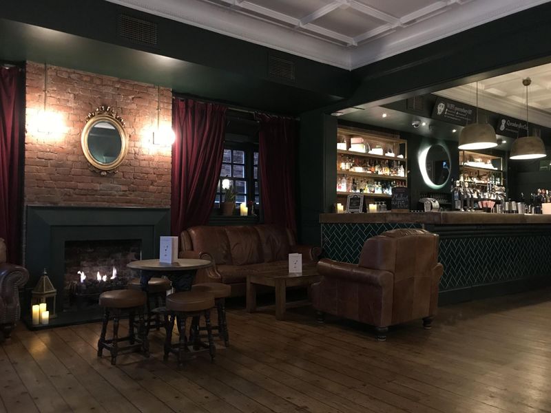 (Pub, Bar). Published on 08-01-2022