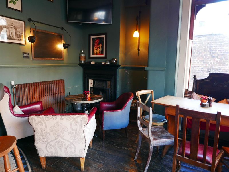 (Pub, Bar). Published on 07-01-2022 
