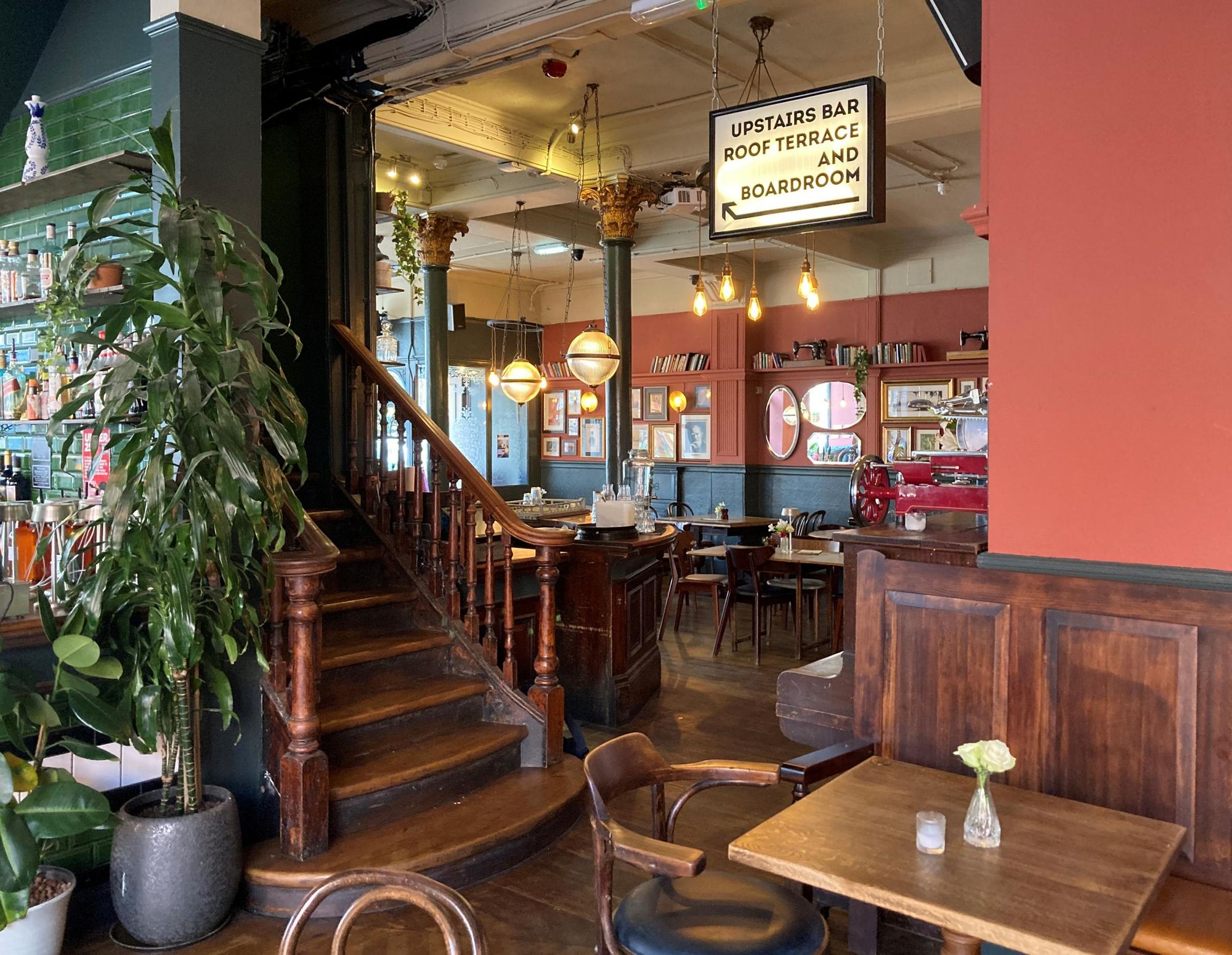 The route upstairs. (Pub, Bar). Published on 31-05-2026