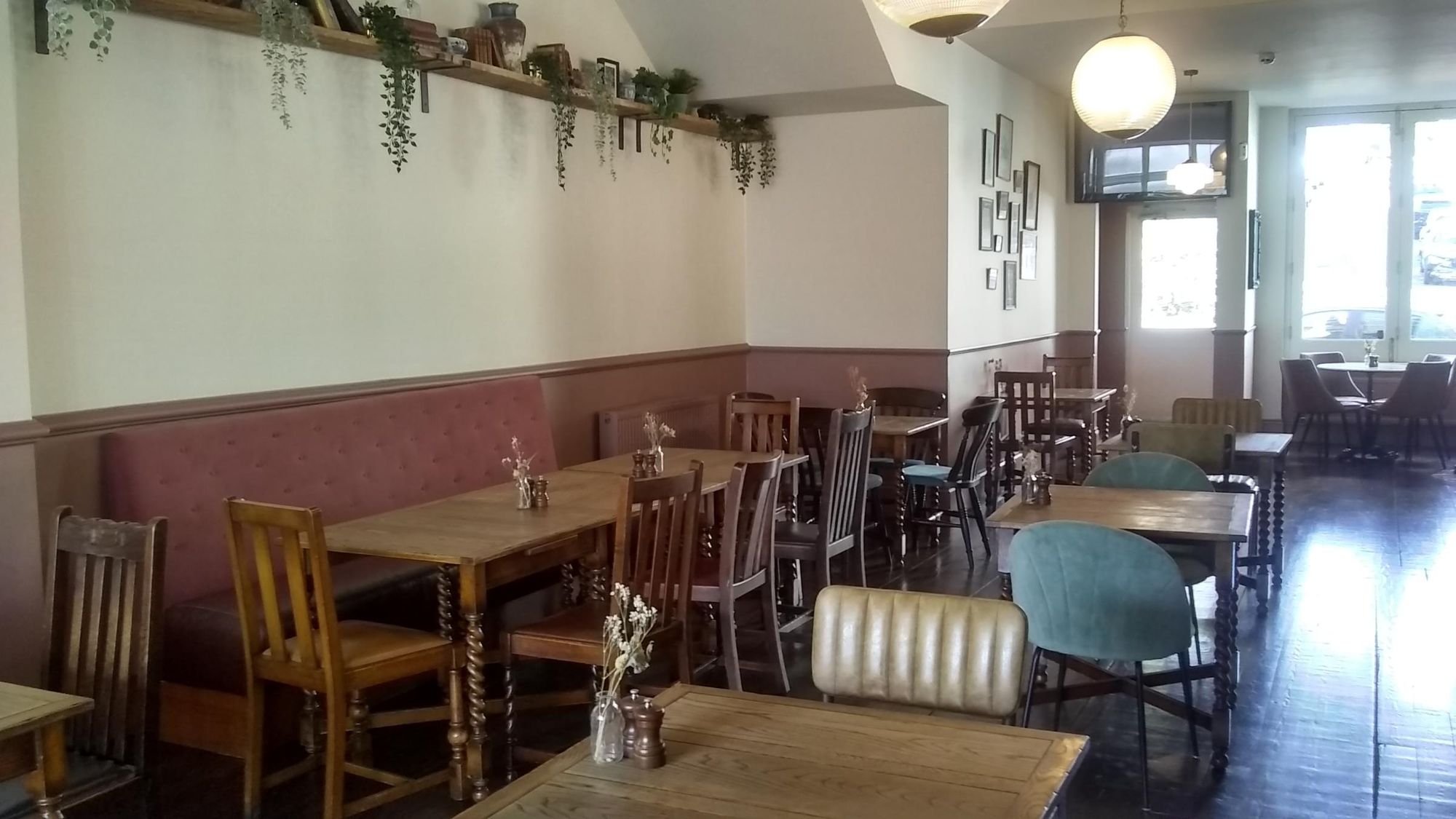 InteriorOct2022. (Pub, Bar). Published on 08-10-2022
