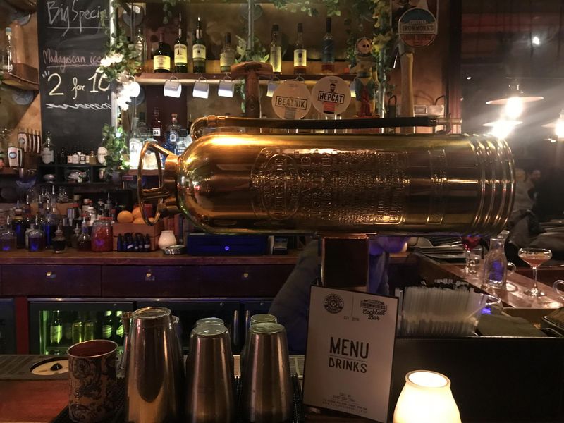 Photo taken March 2018. (Bar). Published on 06-10-2020