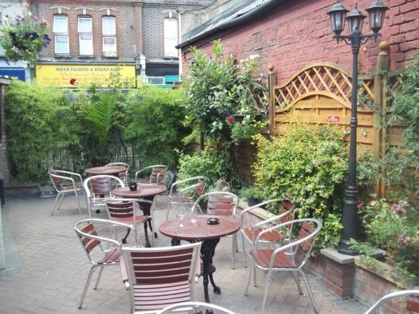 Royal Oak Garden. (External, Garden). Published on 04-08-2014