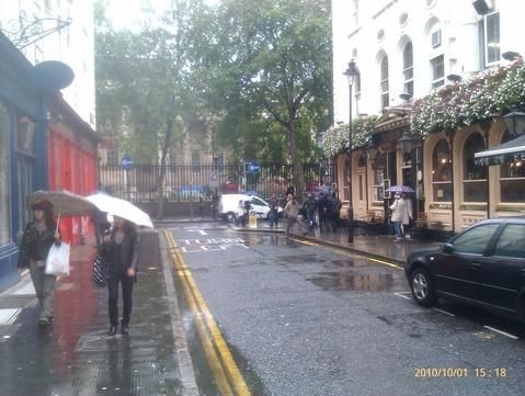 Rainy Day in Bloomsbury. (Pub, External). Published on 31-10-2014