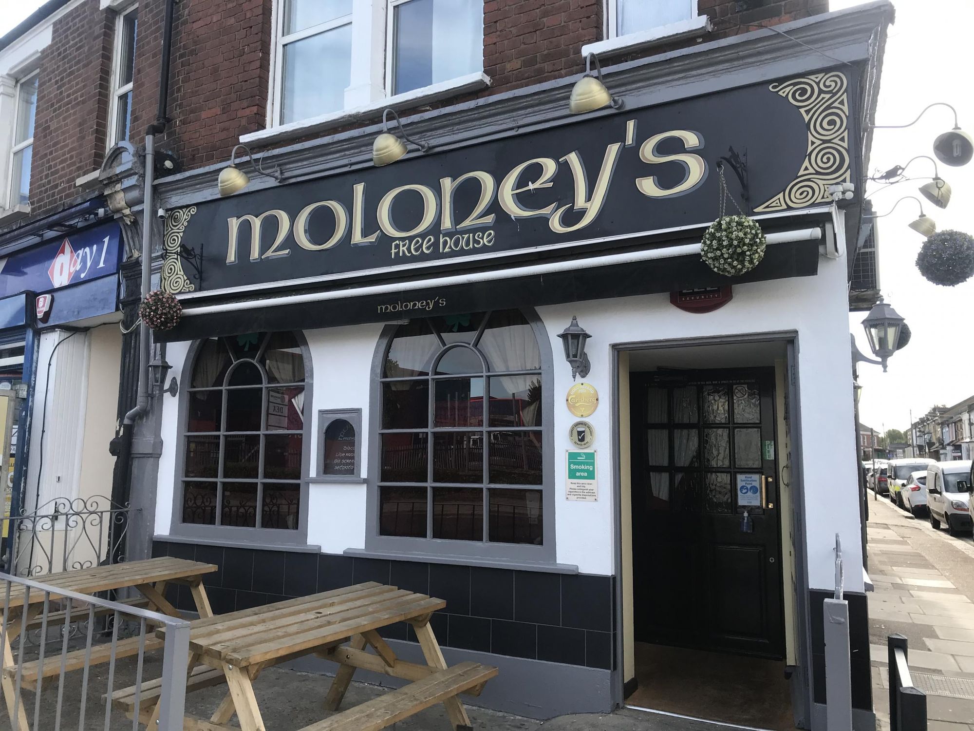 Photo taken September 2020. (Pub, Sign). Published on 05-10-2020
