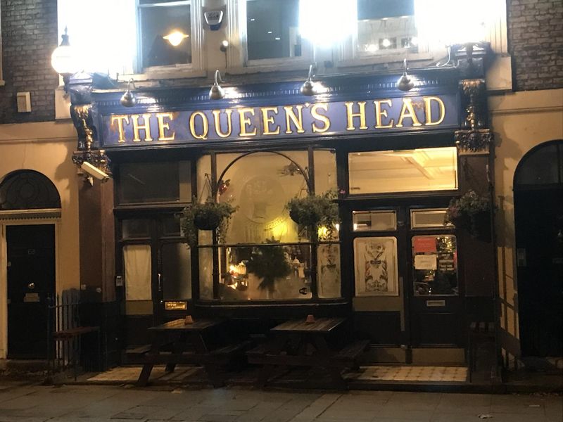 Queen's Head 4th December 2021. (Pub, External, Sign, Key). Published on 05-12-2021