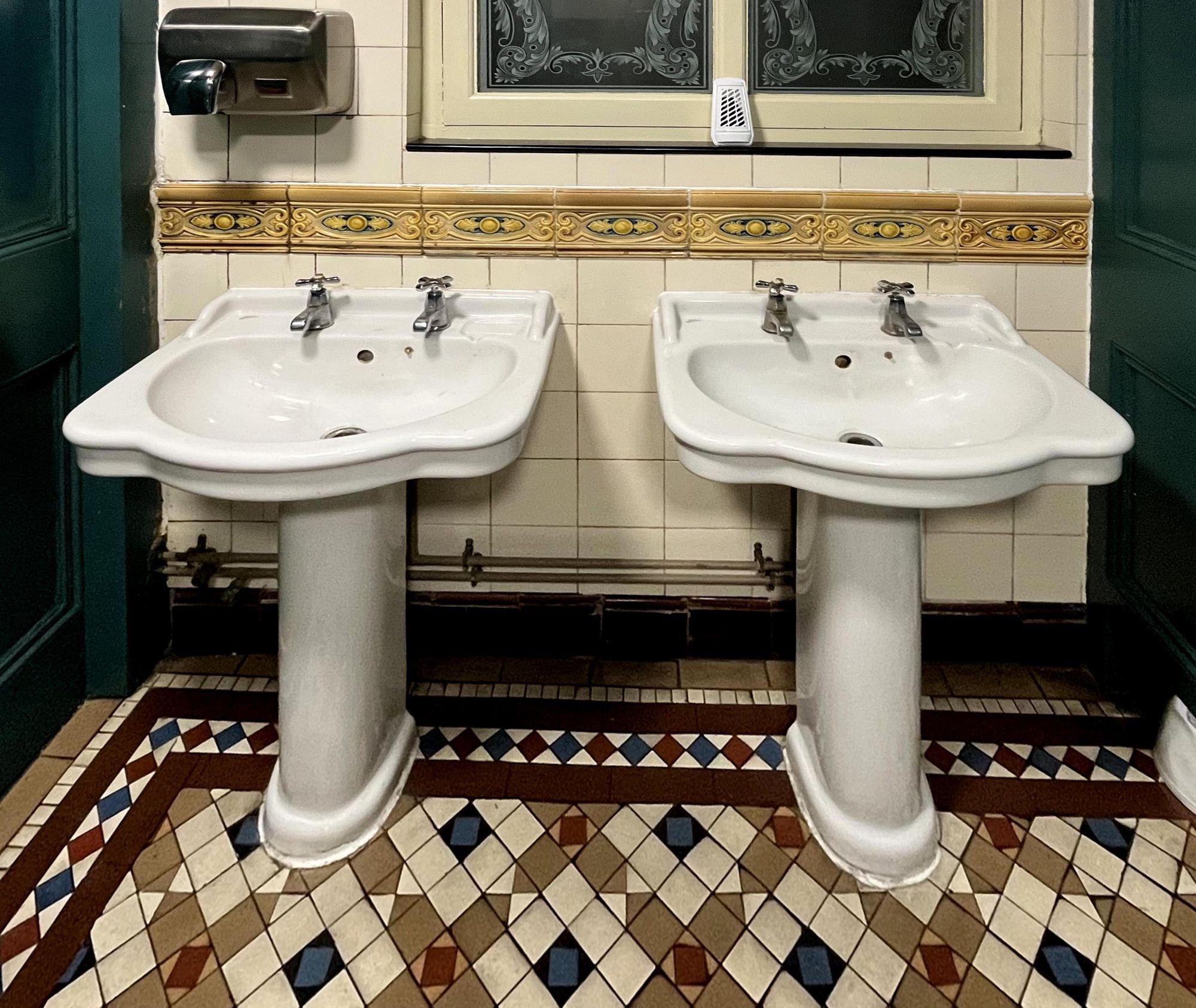 The toilets we talk about. (Pub). Published on 26-01-2026