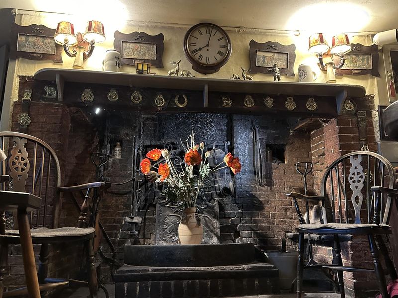 (Pub, Bar). Published on 08-04-2026 