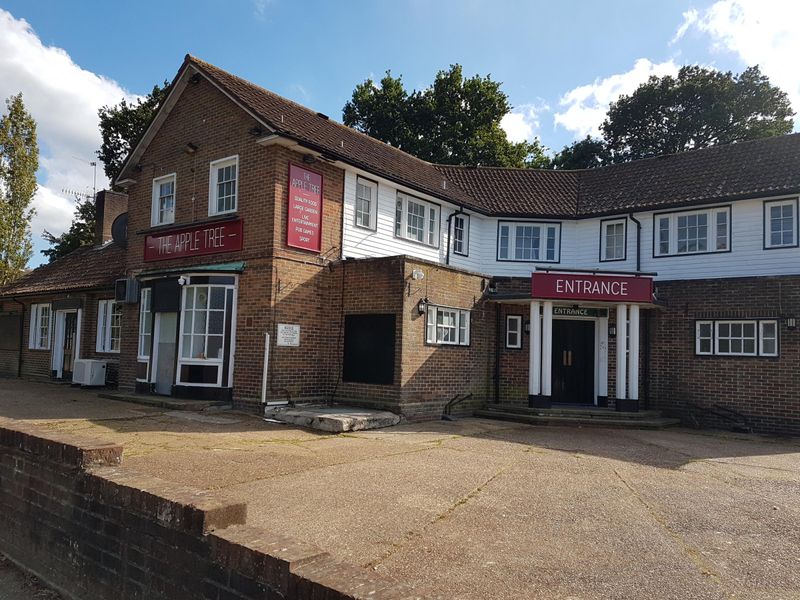 Apple Tree, Crawley. (Pub, External). Published on 02-09-2023