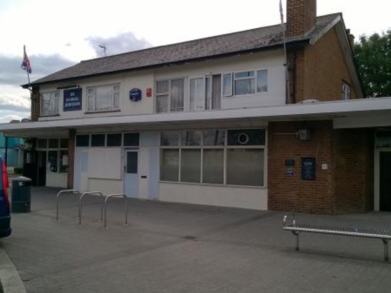 Dr Samuel Jonson, Langley Green, Crawley. (Pub, External). Published on 17-08-2015
