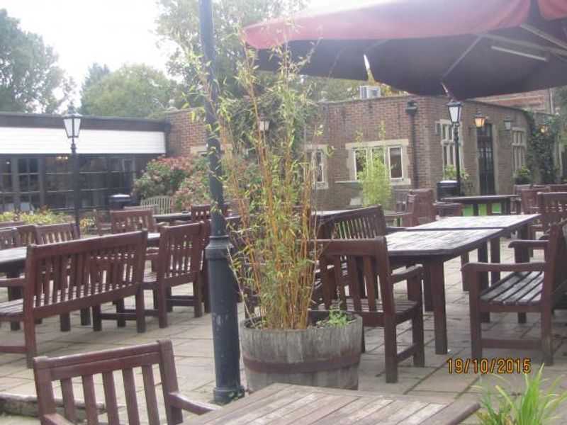 GATWICK MANOR. (Pub, External, Key). Published on 28-10-2015
