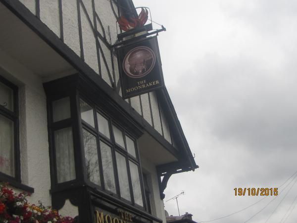 (Pub, External, Sign). Published on 28-10-2015