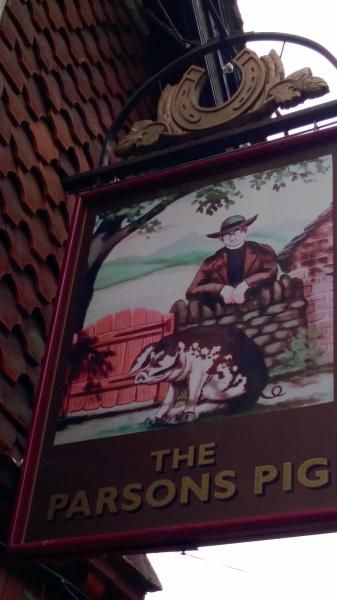 Parsons Pig, Crawley, West Sussex, Pub Sign. (Pub, Sign). Published on 20-08-2015