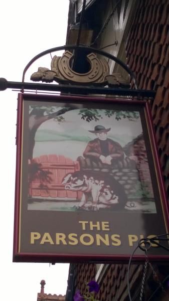 Parsons Pig, Crawley, West Sussex, Pub Sign. (Pub, Sign). Published on 20-08-2015