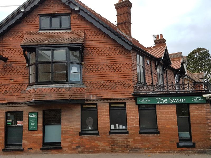 Swan, Crawley, Horsham Road East Elevation. (Pub, External). Published on 19-01-2019
