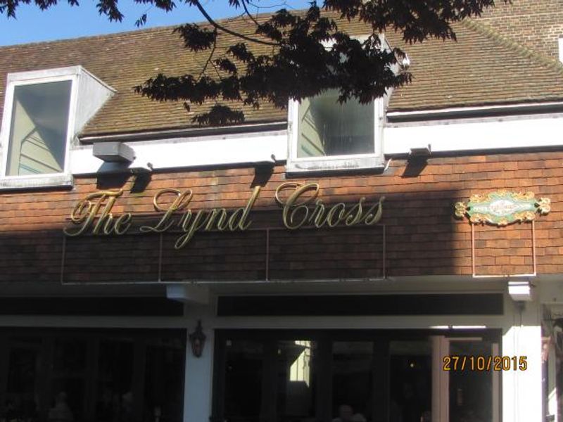 Lynd Cross. (Pub, External). Published on 28-10-2015 