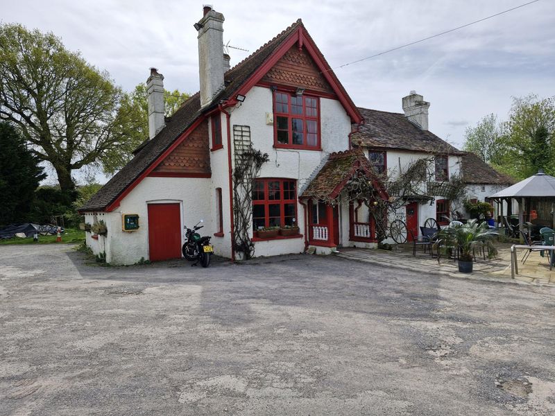 White Horse, Maplehurst. (Pub, External, Key). Published on 16-04-2024