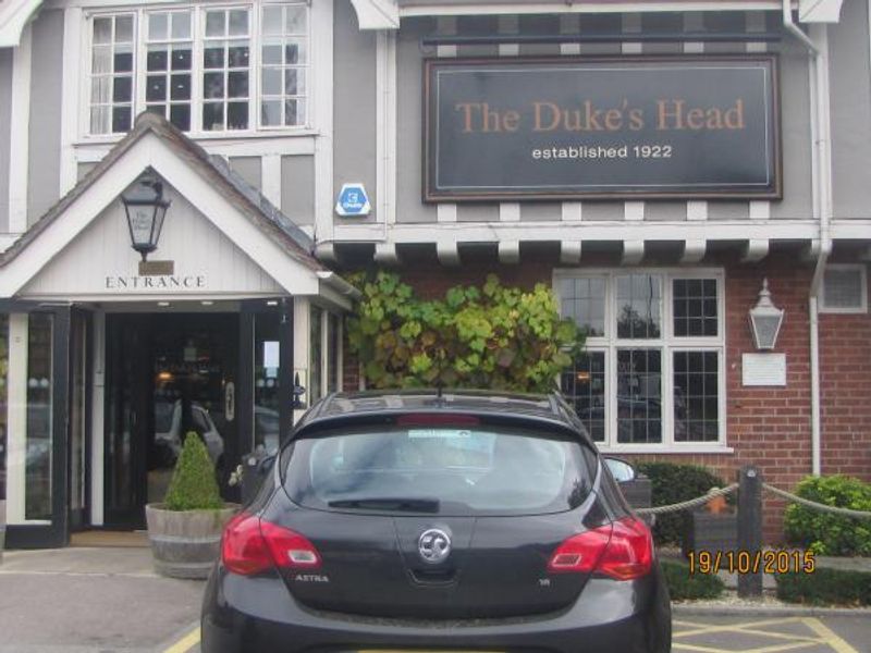THE DUKES HEAD. (Pub, External). Published on 28-10-2015