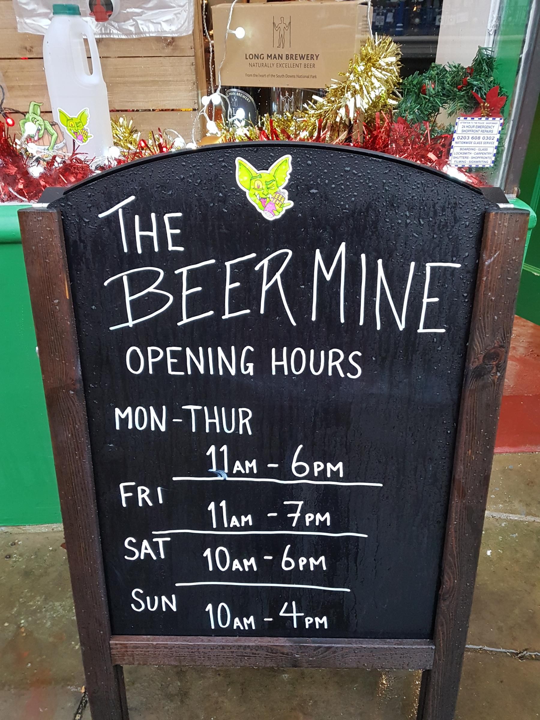 Pub sign. Published on 18-12-2022