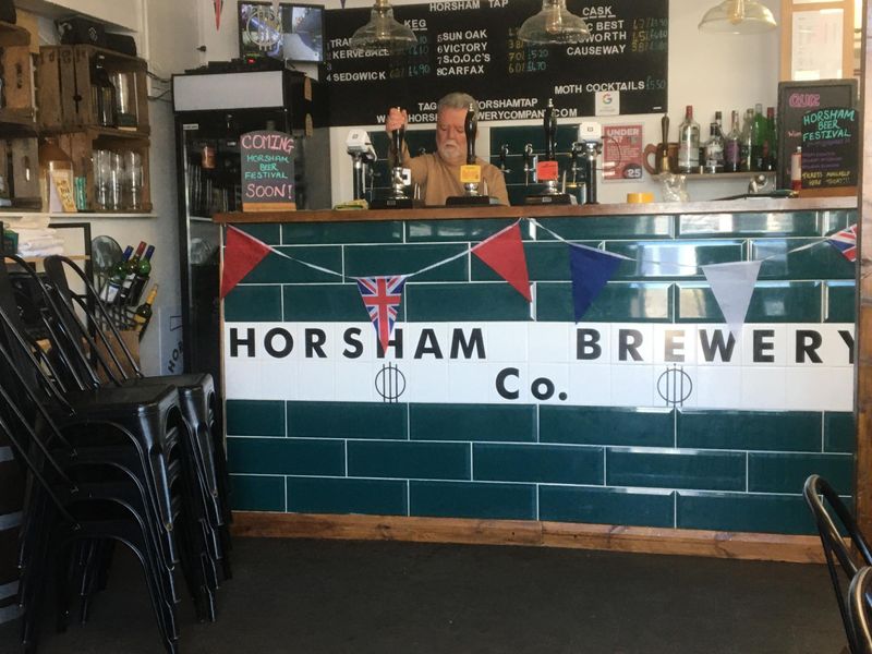 (Pub, Bar). Published on 01-06-2023