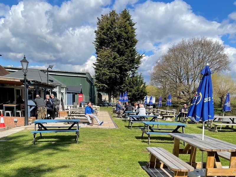 (Pub, Garden). Published on 22-03-2022 