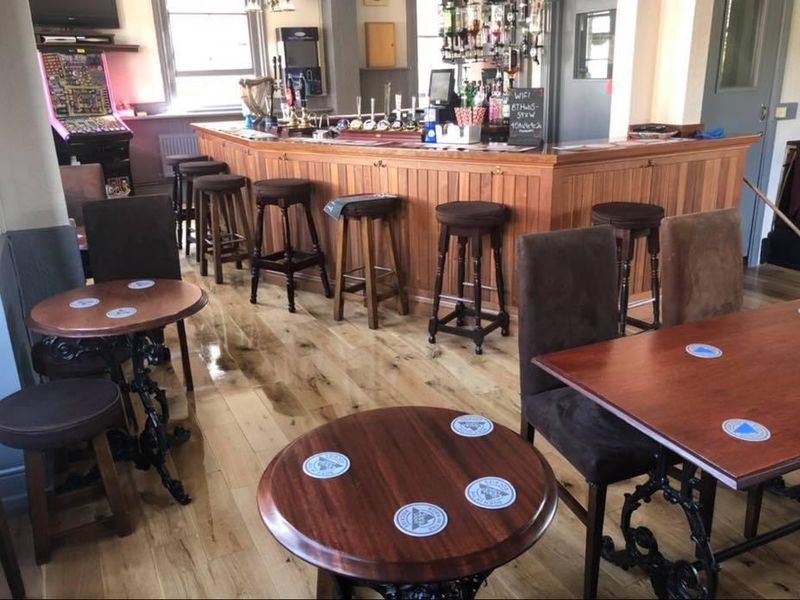 (Pub, Bar). Published on 18-05-2019