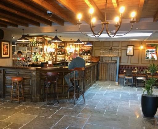 Bridge Hotel Chertsey Bar. (Pub, Bar). Published on 25-03-2019