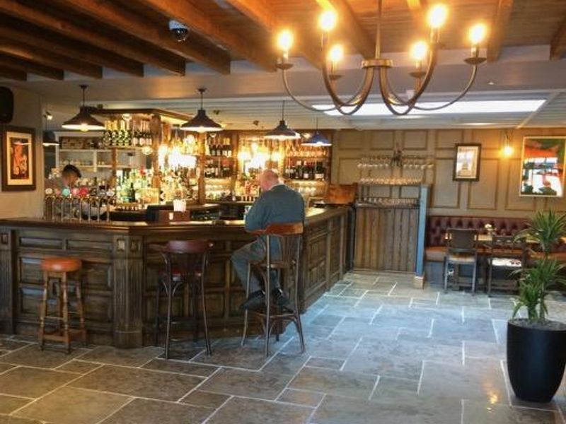 Bridge Hotel Chertsey Bar. (Pub, Bar). Published on 25-03-2019 