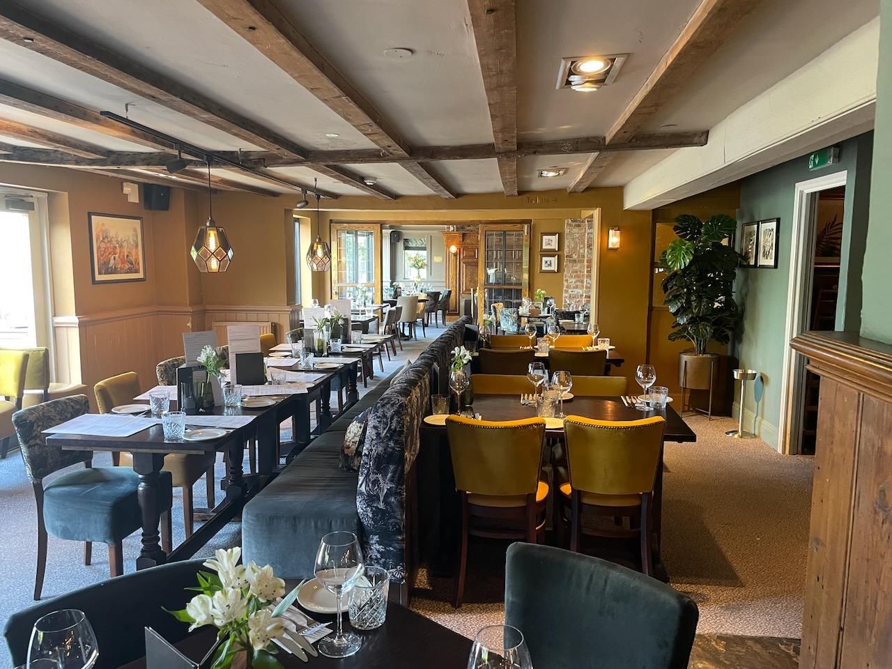 (Pub, Restaurant). Published on 17-06-2025