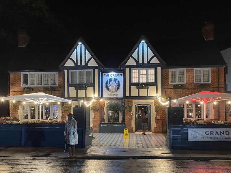 Crown Pub Egham - Front. (Pub, External, Key). Published on 14-11-2025