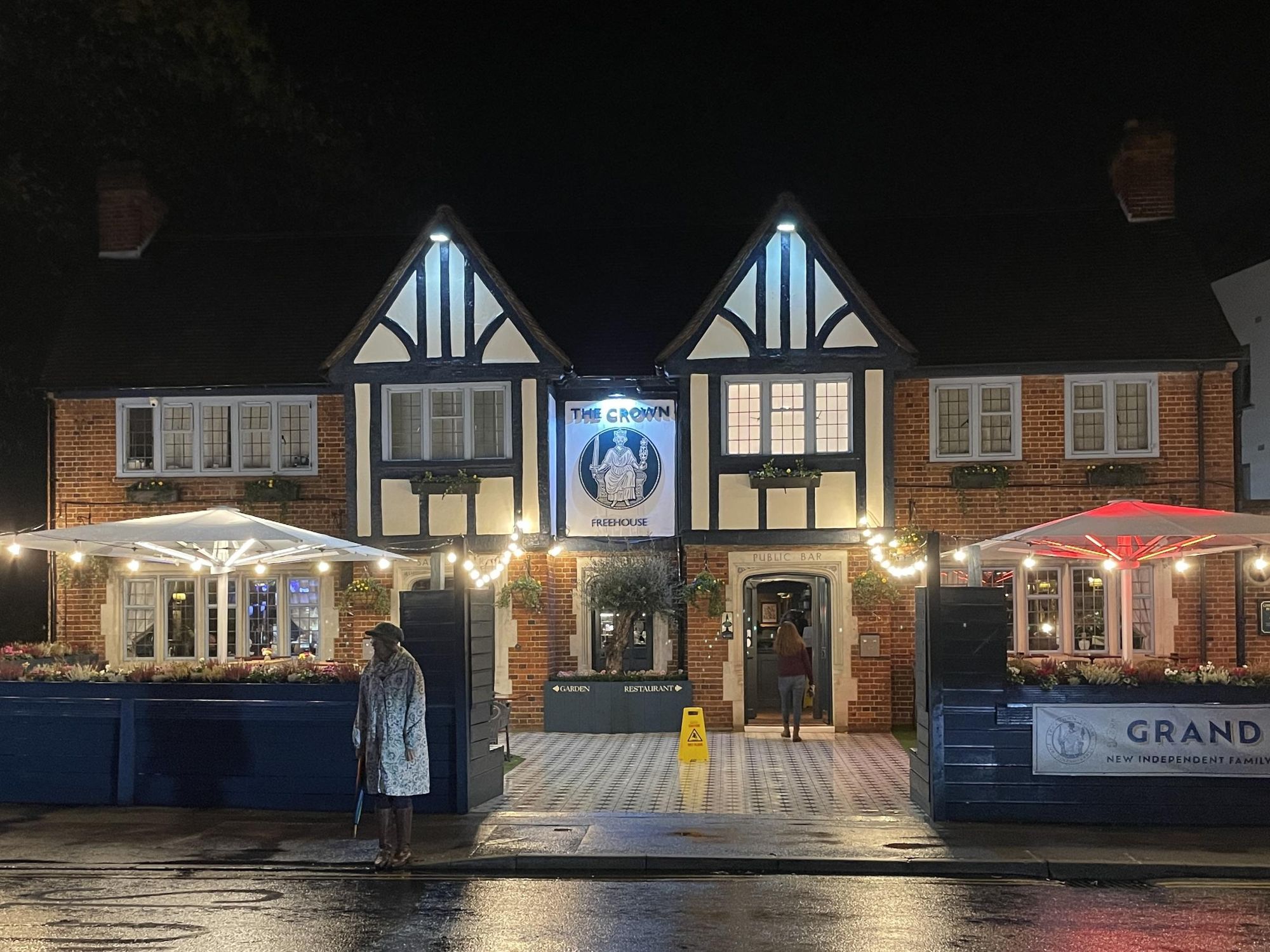 Crown Pub Egham - Front. (Pub, External, Key). Published on 14-11-2025