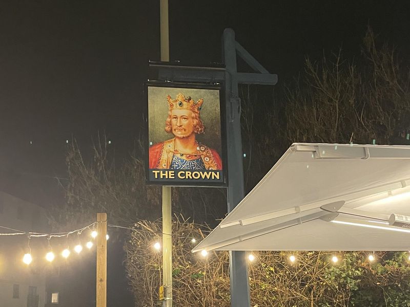Crown Pub Egham - Pub Sign. (Pub, External, Sign). Published on 14-11-2025 