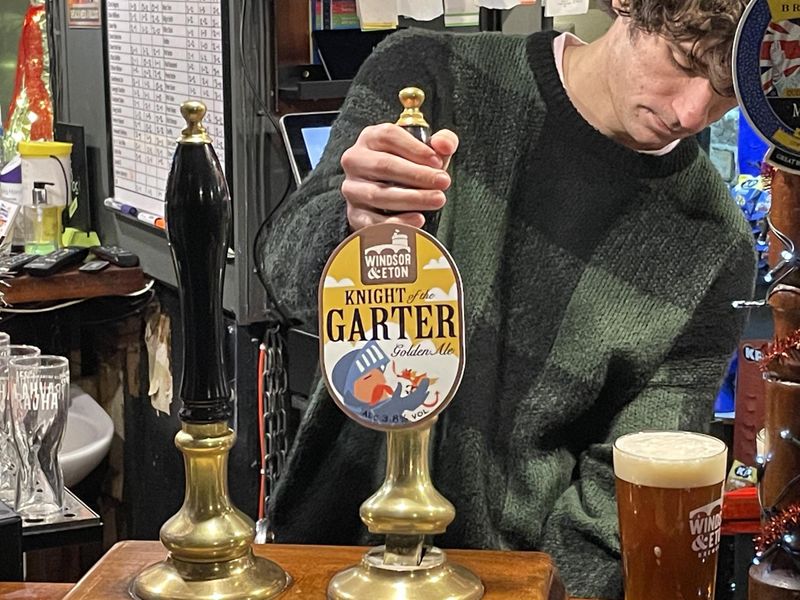 (Pub, Bar). Published on 30-11-2023