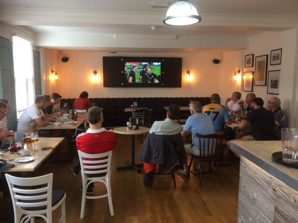 Packhorse Live Sports TV. (Pub, Customers). Published on 24-06-2017