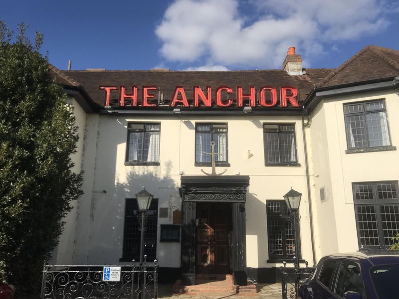 Closed Anchor Hotel Shepperton 10-10-2022. (Pub, External, Key). Published on 10-10-2022