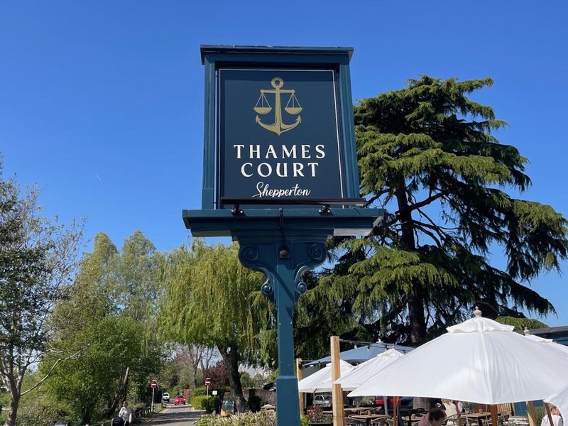 Pub sign. (Pub, Sign). Published on 22-04-2026 