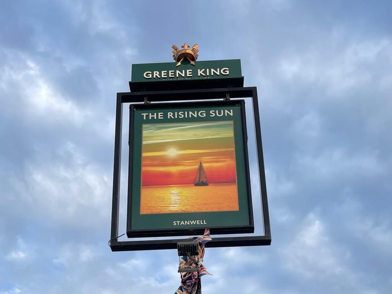 Rising Sun Stanwell Pub Sign 2023. (Pub, Sign). Published on 16-10-2023 