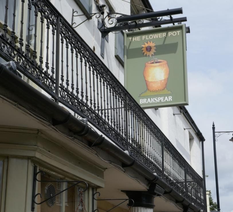 (Pub, Sign). Published on 13-08-2017