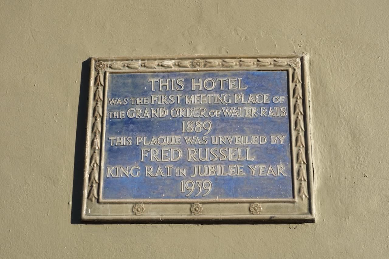 Magpie Sunbury Plaque. (Pub, External). Published on 21-04-2025