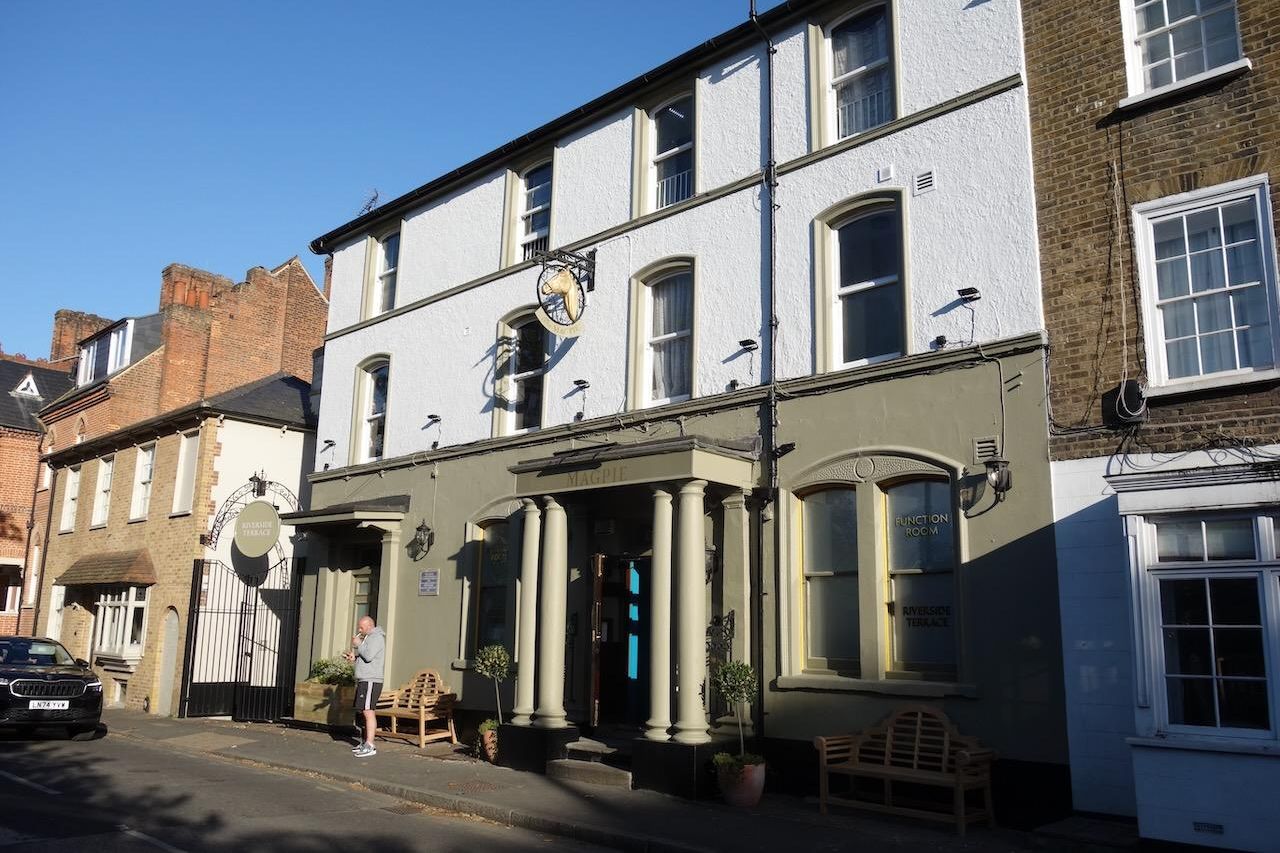 Magpie Sunbury Exterior. (Pub, External, Key). Published on 21-04-2025