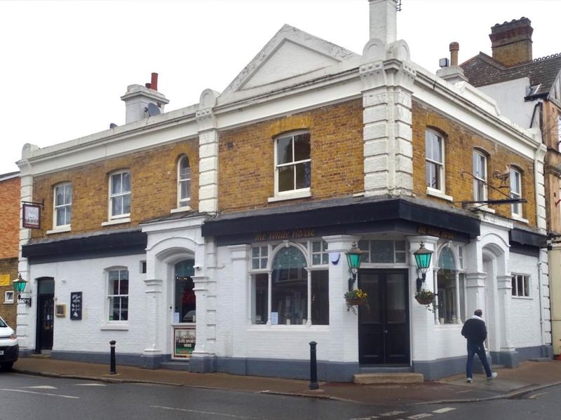 White Horse Sunbury Exterior. (Pub, Key). Published on 07-03-2023