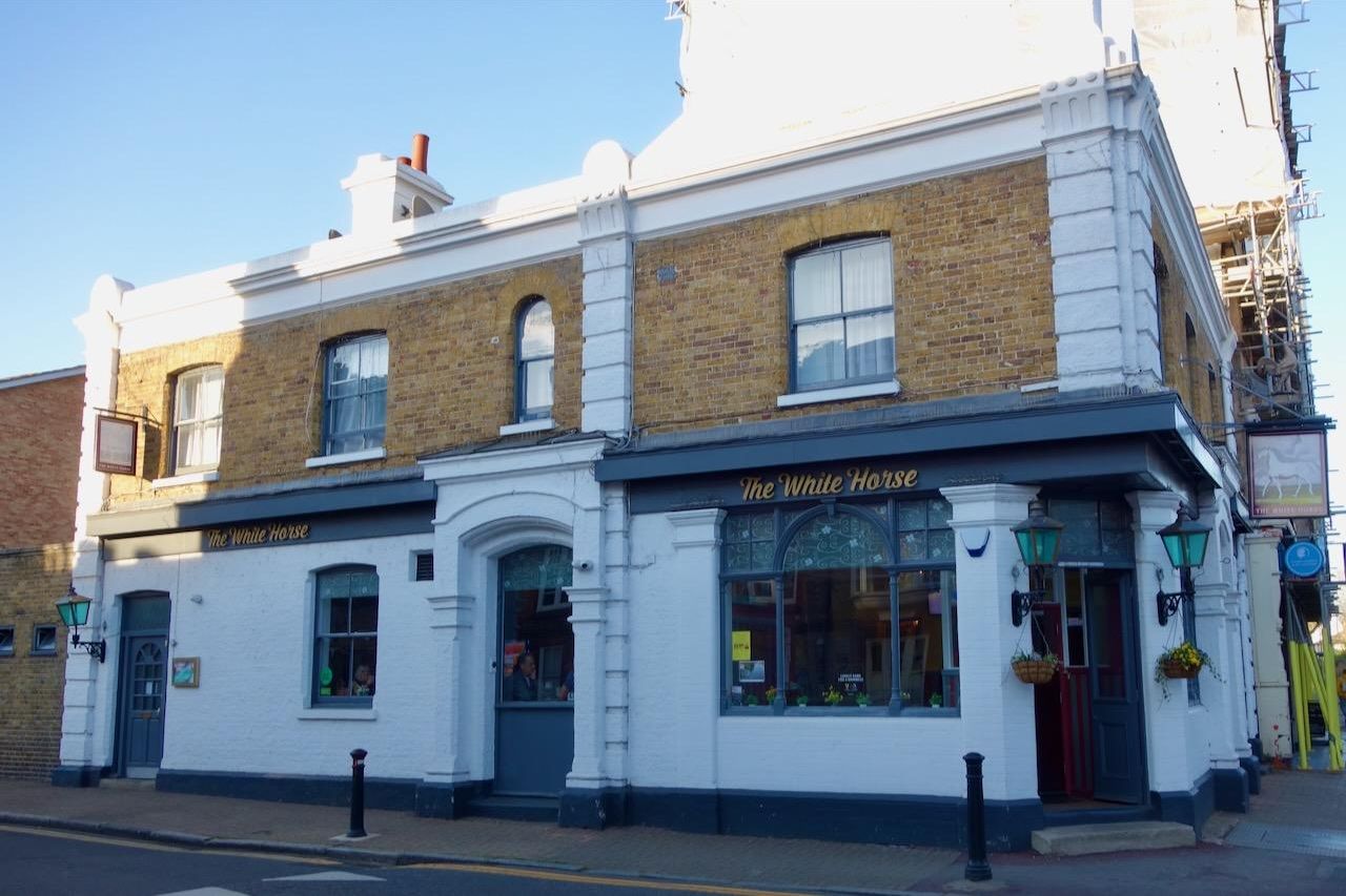 White Horse Sunbury Exterior. (Pub, External, Key). Published on 21-04-2025