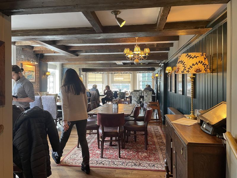 (Pub, Restaurant). Published on 25-02-2025 