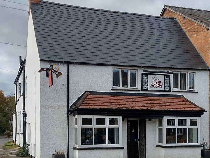 Outside view Locomotive Brackley. (Pub, Key). Published on 20-11-2023