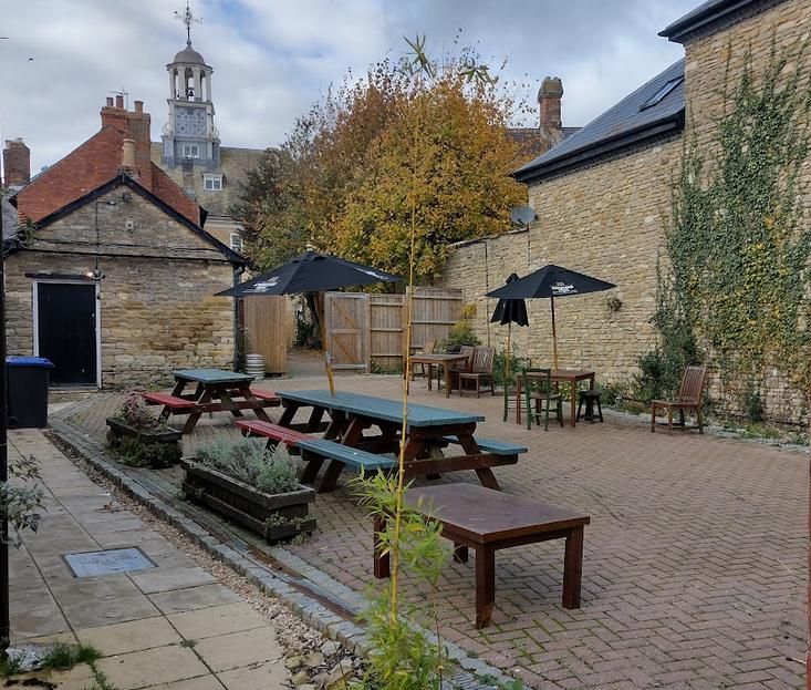 Courtyard Seating area. (External). Published on 18-12-2023