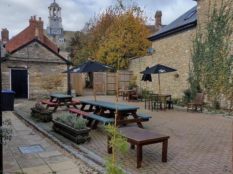 Courtyard Seating area. (External). Published on 18-12-2023