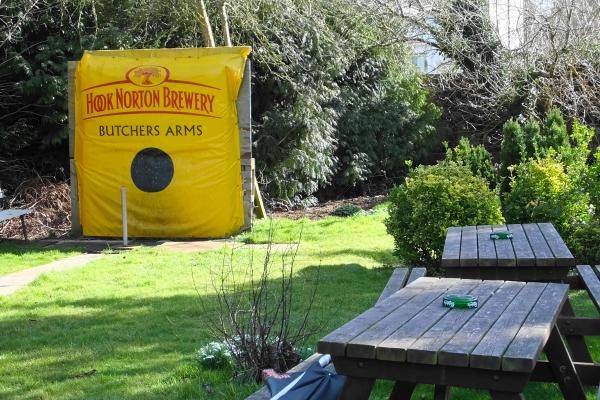 (Pub, Garden). Published on 03-05-2015